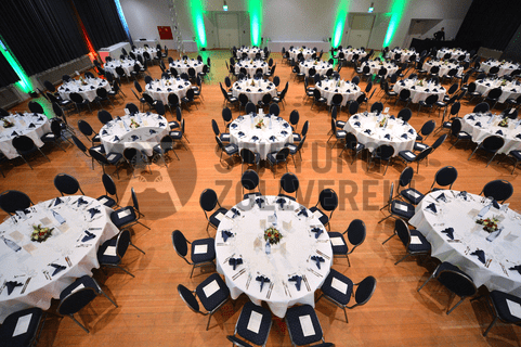 Im Foyer und im großen Saal im Obergeschoss der ehemaligen Lesebandhalle finden heute Kongresse, Messen und Konzerte statt. Bis in die 1960er Jahre lasen hier Bergleute an fünf Lesebändern von Hand die großen Gesteinsstücke aus dem Rohkohlegemisch.

Ort: Areal A [Schacht XII], Halle 12 [A12]