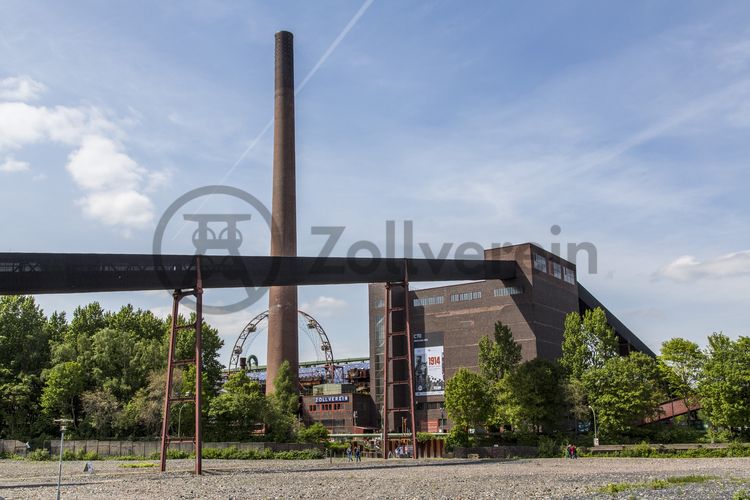 Einer der aufregendsten Orte auf dem Gelände ist die Mischanlage [C70] der Kokerei Zollverein. Umgebaut 1999, eignen sich die Räume seitdem besonders für Veranstaltungen. Früher gelangte die Kohle über Schrägbandbrücken zunächst zur Kopfstation direkt unter dem Dach der viergeschossigen Anlage. Hier wurde sie in Bunkern gelagert und zur Weiterverarbeitung vermengt. Im Erdgeschoss befindet sich die Gastronomie „café & restaurant die kokerei“. Das Gebäude kann heute im Rahmen von Führungen durch den Denkmalpfad ZOLLVEREIN® / Kokerei besichtigt werden und wird als Ausstellungs- und Veranstaltungshalle genutzt.

Die Mischanlage kann für Veranstaltungen angemietet werden. Kontakt: Stiftung Zollverein, Fon +49 201 246 81-355, locations@zollverein.de.

Das Sonnenrad ist ein von dem Architekten und Ausstellungsgestalter Jürg Steiner (geb. 1950) nabenlos konstruiertes Riesenrad mit 14 Gondeln. Besucher erhalten einen Überblick über das Gelände ebenso wie einen Einblick in die aufgeschnittene Koksofenbatterie 9. Das Sonnenrad entstand 1999 anlässlich der Ausstellung 