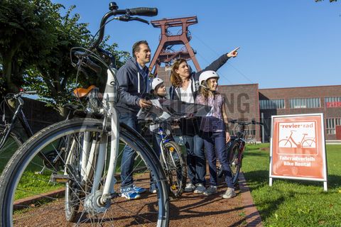 Die mehr als 20 RevierRad-Stationen im Ruhrgebiet sind Bestandteil der fahrradtouristischen Infrastruktur der Route der Industriekultur. In der Radstation auf Zollverein können ganzjährig Fahrräder ausgeliehen werden, um die Region im Sattel zu erkunden.

Areal A [Schacht XII], Schalthaus 2 [A26]