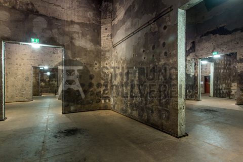 Die Mischanlage [C70] ist eins der größten Gebäude auf der Kokerei Zollverein und beeindruckt im Inneren mit spektakulären Raumsituationen. Das Gebäude ist Teil des Denkmalpfads ZOLLVEREIN® und kann im Rahmen von Führungen besichtigt werden. Die Mischanlage wird als Eventlocation temporär für Ausstellungen und Veranstaltungen genutzt. Zudem befindet sich dort das Café & Restaurant „die kokerei“.

Die Mischanlage kann für Veranstaltungen angemietet werden. Kontakt: Stiftung Zollverein, Fon +49 201 246 81-355, locations@zollverein.de.

Areal C [Kokerei], Mischanlage [C70]