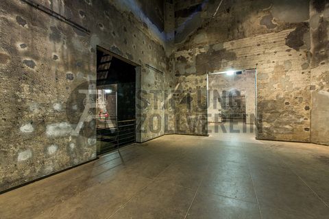Die Mischanlage [C70] ist eins der größten Gebäude auf der Kokerei Zollverein und beeindruckt im Inneren mit spektakulären Raumsituationen. Das Gebäude ist Teil des Denkmalpfads ZOLLVEREIN® und kann im Rahmen von Führungen besichtigt werden. Die Mischanlage wird als Eventlocation temporär für Ausstellungen und Veranstaltungen genutzt. Zudem befindet sich dort das Café & Restaurant „die kokerei“.

Die Mischanlage kann für Veranstaltungen angemietet werden. Kontakt: Stiftung Zollverein, Fon +49 201 246 81-355, locations@zollverein.de.

Areal C [Kokerei], Mischanlage [C70]