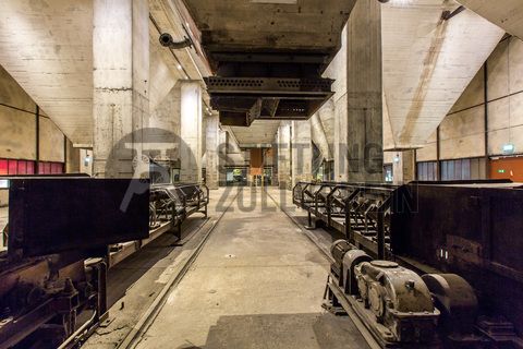 Die Mischanlage [C70] ist eins der größten Gebäude auf der Kokerei Zollverein und beeindruckt im Inneren mit spektakulären Raumsituationen. Das Gebäude ist Teil des Denkmalpfads ZOLLVEREIN® und kann im Rahmen von Führungen besichtigt werden. Die Mischanlage wird als Eventlocation temporär für Ausstellungen und Veranstaltungen genutzt. Zudem befindet sich dort das Café & Restaurant „die kokerei“.

Die Mischanlage kann für Veranstaltungen angemietet werden. Kontakt: Stiftung Zollverein, Fon +49 201 246 81-355, locations@zollverein.de.

Areal C [Kokerei], Mischanlage [C70]